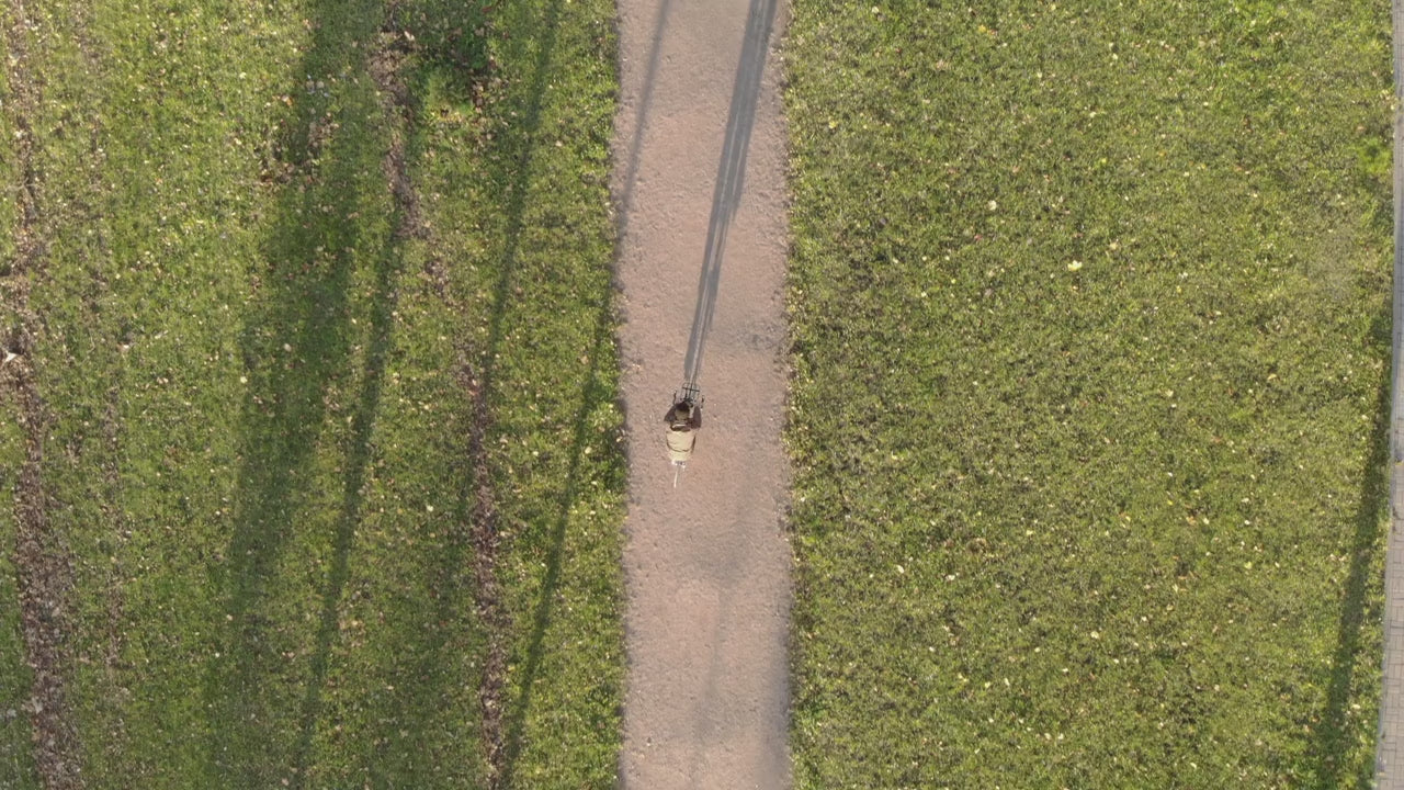 Vidéo d'arrière-plan (à gauche)